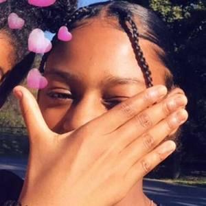 Meet your Posher, Shayana